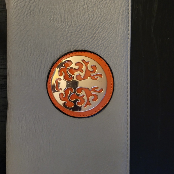 Grey/taupe chain purse - Picture 1 of 4